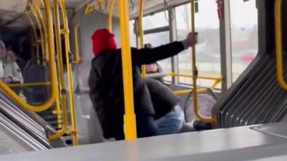 Tekme tokat dövüp "komutanımı koruyorum" dedi!