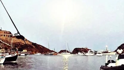 Urla’da Aile Saadeti: Tatlıtuğ’lar Kış Güneşinin Tadını Çıkardı!