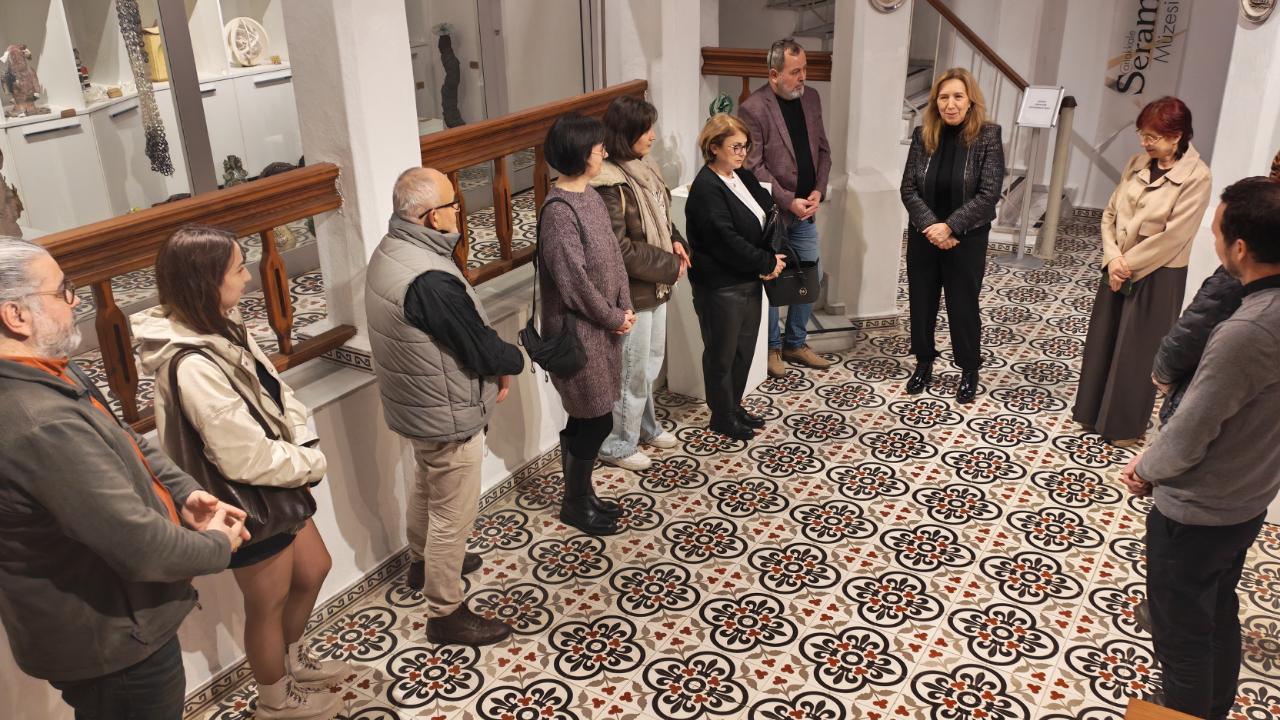 Kadının Hikâyesi Seramikle Hayat Buldu! Mine Poyraz’dan Görkemli Sergi