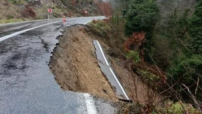 Kalkım-Hanlar Yolunu Kullanacaklar Dikkat! Şiddetli yağış yolda çökmeye neden oldu