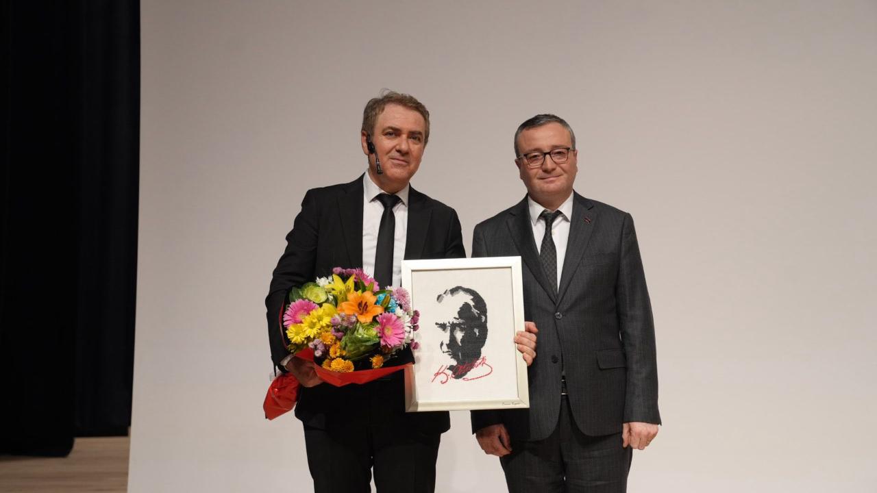 Sinan Meydan'ın katılımıyla Uğur Mumcu anıldı