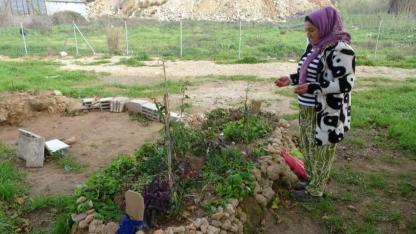 Torbacıların Yeni Meskeni Mezarlık Oldu! Mezardaki çiçekleri söküp uyuşturucu koydular