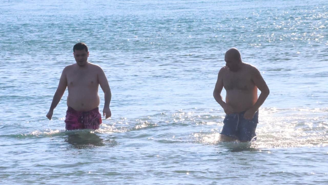 Türkiye İkiye Bölündü! Bir Yanda Kar Esareti, Diğer Yanda Deniz Keyfi: 2026’nın İlk Gününde İnanılmaz Görüntüler