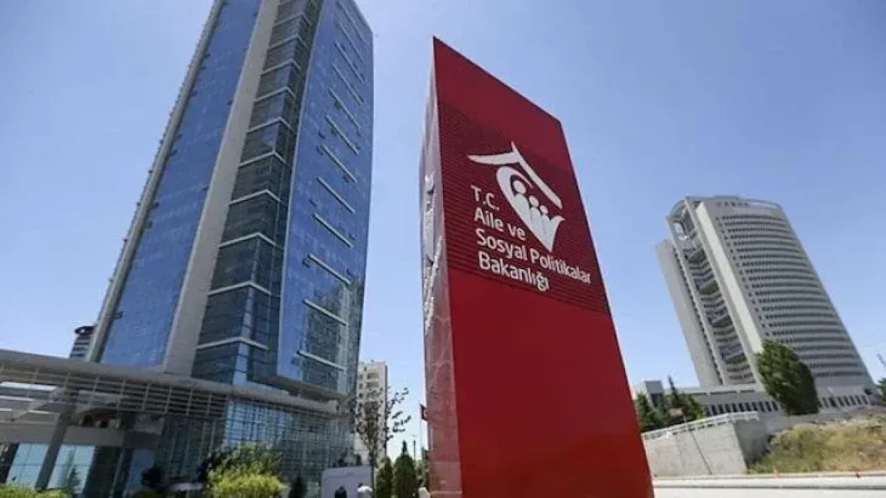 Aile Bakanlığı 24 Sözleşmeli Personel Alıyor! KPSS Şartı Var Mı? Hangi Bölüm Mezunları Başvurabilir?