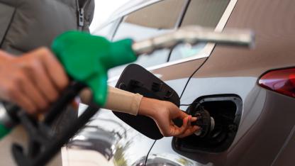 Akaryakıtta Tabelalar Değişiyor! Motorine Okkalı Zam: 60 TL Sınırı Aşılıyor!