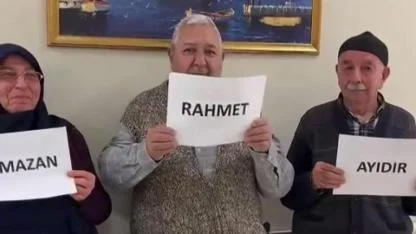 "Akşam Teravihte Buluşalım!" Gaziantepli Yaşlıların Ramazan Videosu Paylaşım Rekorları Kırıyor