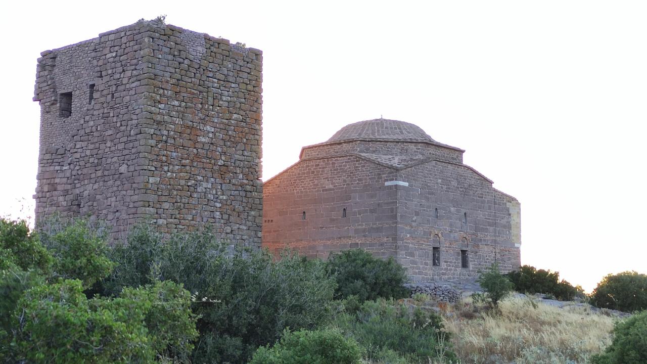 Assos’un Zirvesinde Bir Osmanlı İmzası: Minaresiz Murad Hudâvendigâr Camii
