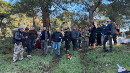 Ayvacık'ta Örnek Davranış: Arıklı Köyü El Ele Verdi, Atalarının İstirahatgahını Pırıl Pırıl Yaptı!