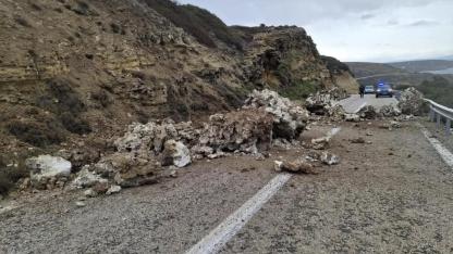 Bozcaada’da Sağanak Heyelan Getirdi! Belediye Ekipleri Seferber Oldu