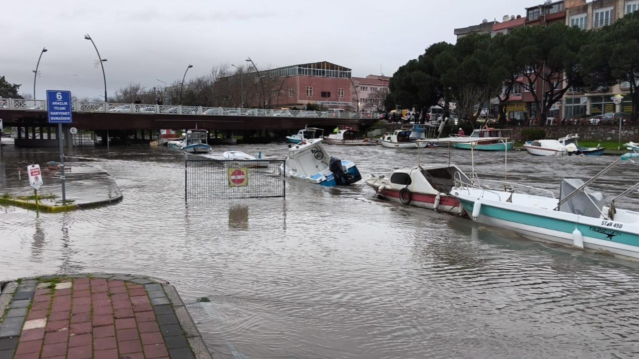 Çanakkale Atikhisar Barajı Doldu, Sarıçay ve Kepez Çayı Taştı! İşte Son Durum: Hangi Yollar Kapalı?