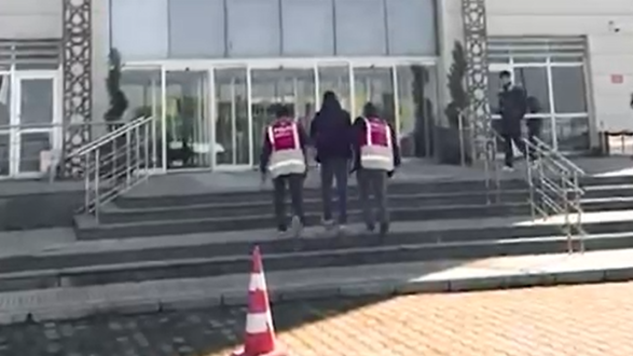 Çanakkale’de Göçmen Kaçakçılığına 3 Ayrı Operasyon: 16 Düzensiz Göçmen Yakalandı