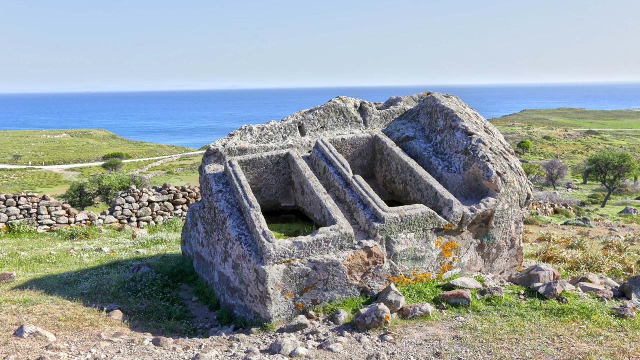 Çanakkale’de Heyecan Veren Keşif! Ayvacık’ta Yeni Bir Kaya Mezarı Tespit Edildi