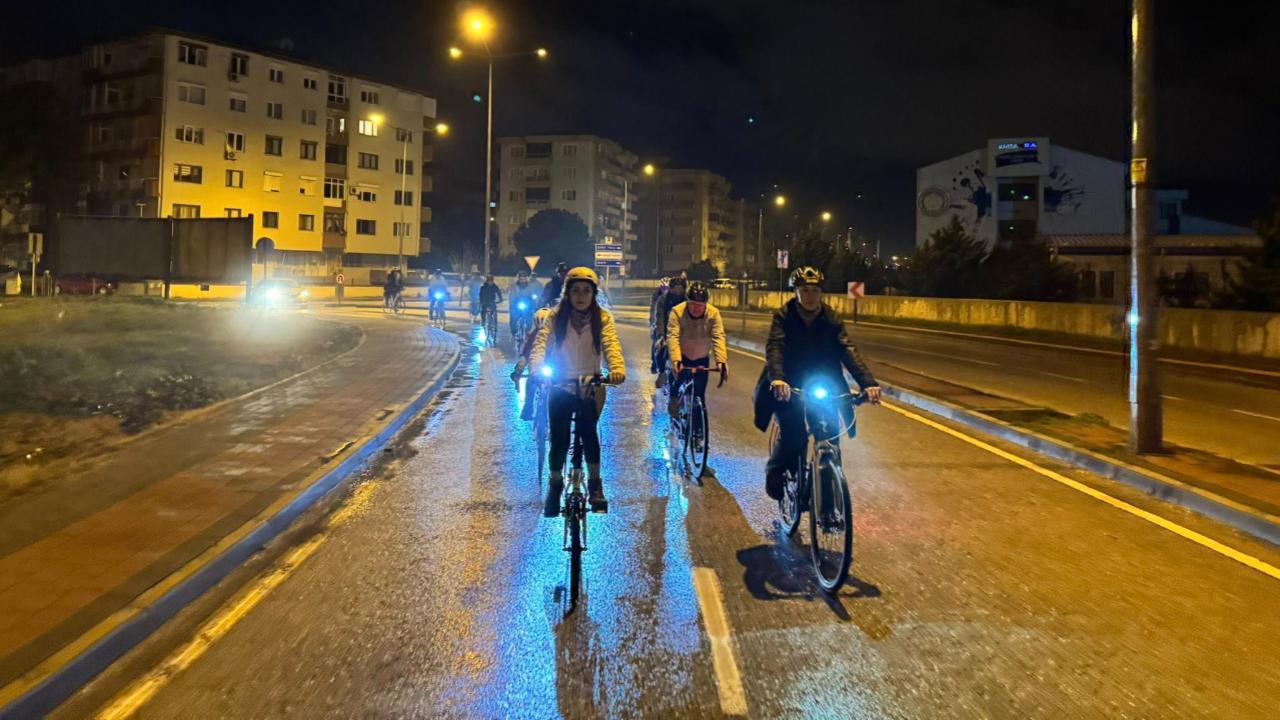 Çanakkale’de Pedallar 04.17’de Sessizliğe Döndü: Deprem Şehitleri İçin Anlamlı Sürüş