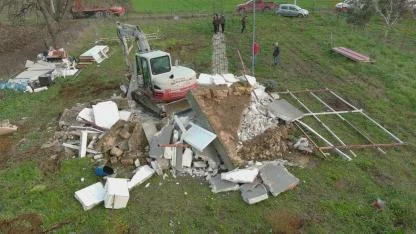 Çanakkale’de Ruhsatsız Yapılar Tek Tek Yıkılıyor!