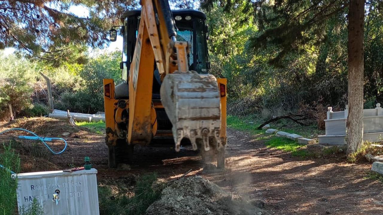 Çınarlı'da mezarlık suya kavuştu