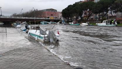 Dr. Öğr. Üyesi İbrahim Uysal'dan Sarıçay'da yaşanan taşkın sonrası açıklama: "Önce kirlettik, sonra betonla sınırladık"