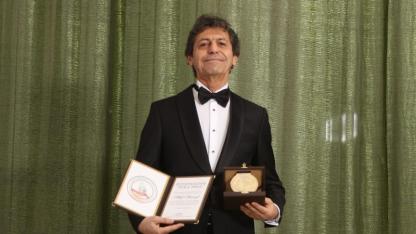 Dünyaca Ünlü Yazar Akif Manaf 2025 Yılı International Peace Prize Ödülü’nü Aldı