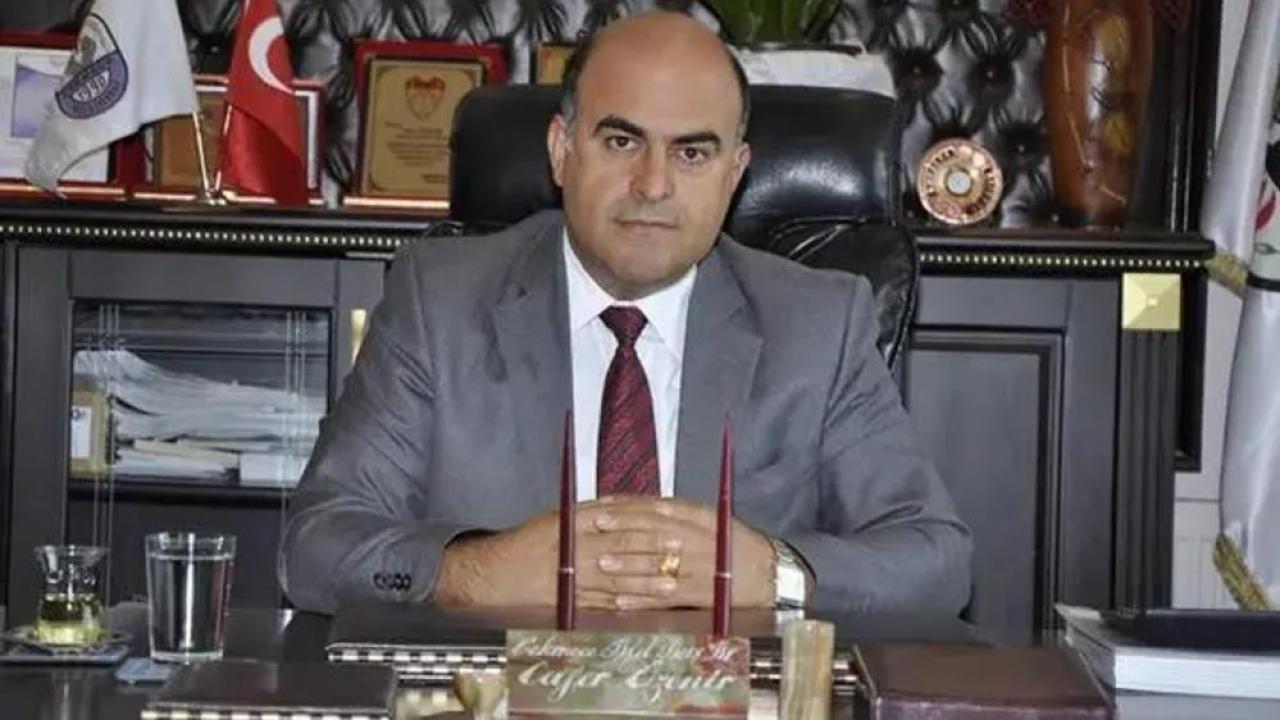 Eski belediye başkanı oğlu tarafından baltayla öldürüldü