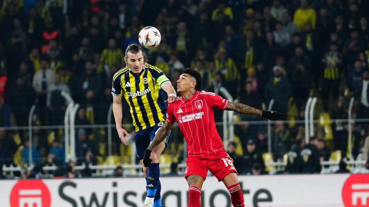 Fenerbahçe’de Kabus Gecesi! Nottingham Forest Kadıköy’ü Sessizliğe Gömüp Gitti