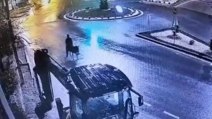 Forkliftle soydu, eşekle kaçtı!