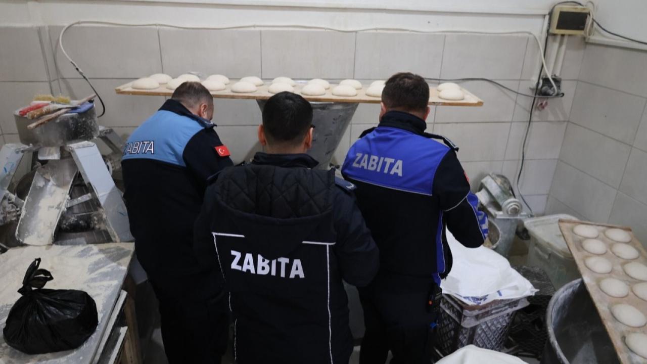 Gelibolu’da Fırınlara Sıkı Markaj! Zabıta Ekipleri Hem Gramajı Hem Hijyeni İnceledi