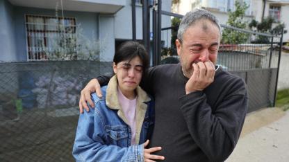 IBAN’ını Arkadaşına Verdi, Hayatı Karardı! 23 Yaşındaki Özlem Gözyaşlarıyla Cezaevine Girdi