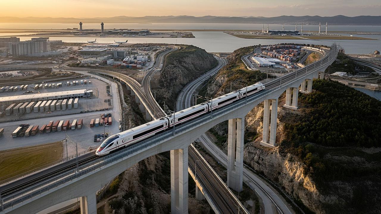 İstanbul'da Kuzey Marmara’ya Demiryolu Ağı! 127 Kilometrelik Yeni Hat İçin Düğmeye Basıldı: İşte Tüm Detaylar!