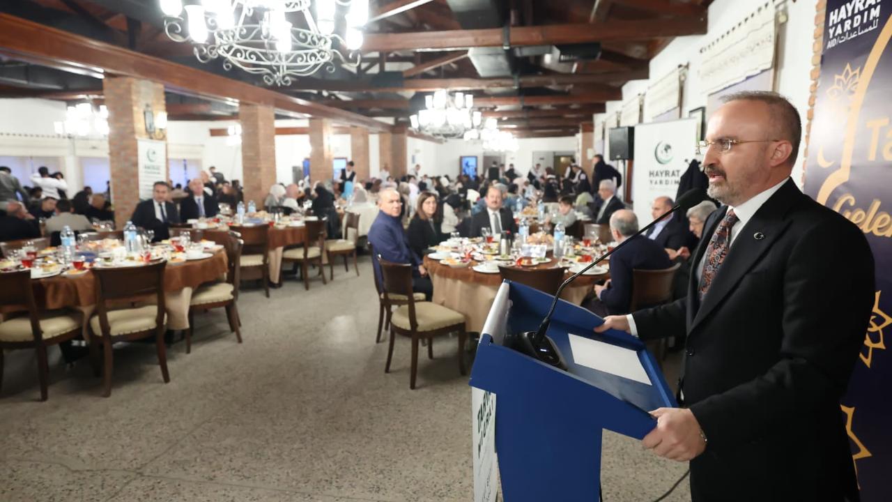 İyilik Sofrasında Kardeşlik Vurgusu! Bülent Turan Hayrat Vakfı İftarında Konuştu