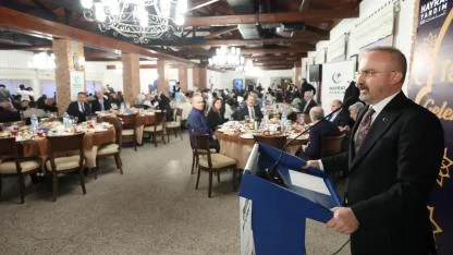 İyilik Sofrasında Kardeşlik Vurgusu! Bülent Turan Hayrat Vakfı İftarında Konuştu