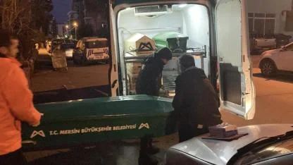 Kavga ihbarına giden polis banyoda cesetle karşılaştı