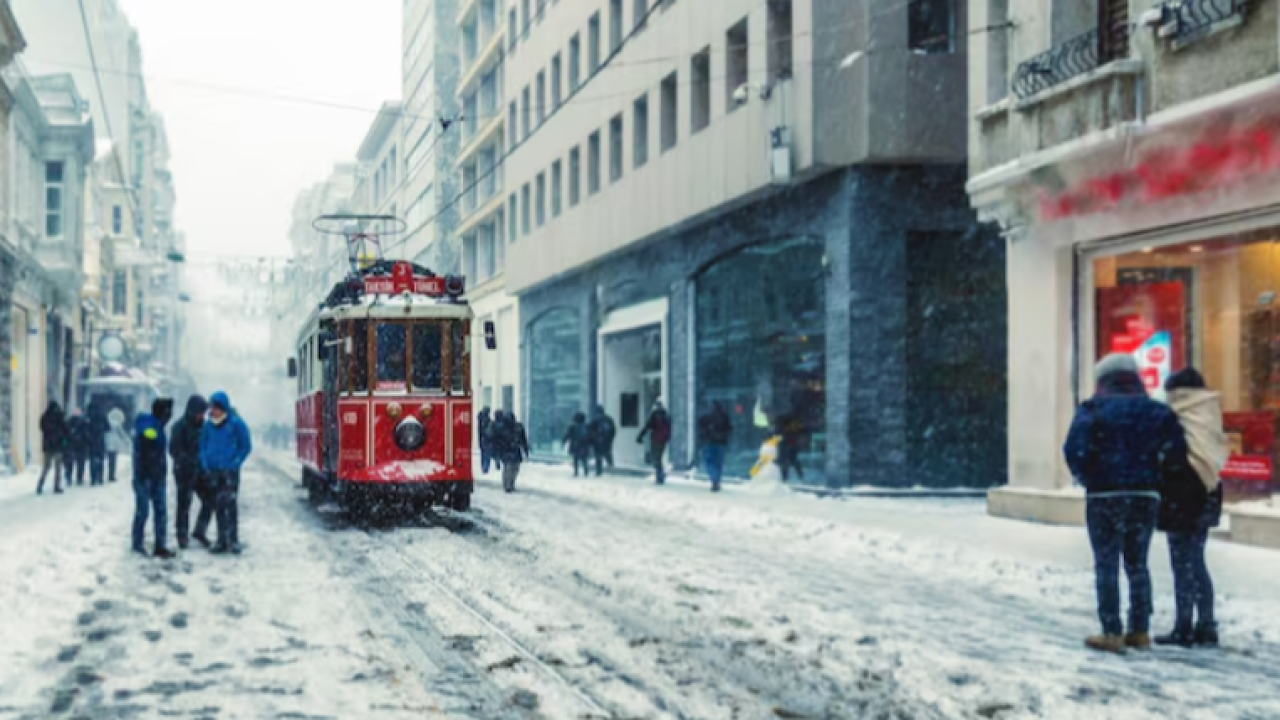 Meteoroloji'den kritik kar uyarısı! İstanbul ve Çanakkale beyaza bürünecek: Pazartesi okullar tatil edilecek mi?