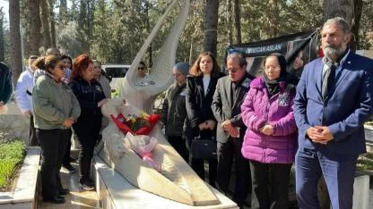 Özgecan Aslan mezarı başında anıldı