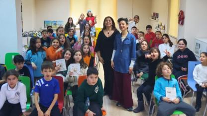 Pınar Öğünç Çanakkaleli çocuklara yazmanın şifrelerini anlattı