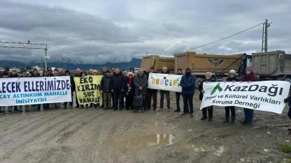 Akçay Sazlığı’nda "OSB" Kıskacı: Çevrecilerden Şantiye Önünde Açıklama