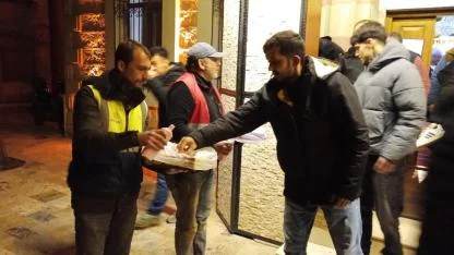 Küçükkuyu Belediyesi’nden camilerde kandil ikramı