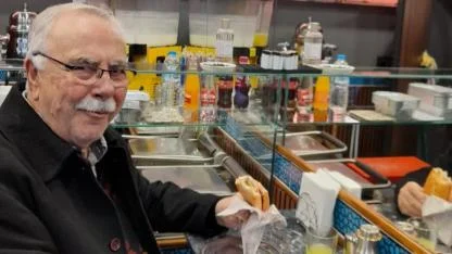 Ülgür Gökhan'dan Loçka molası!