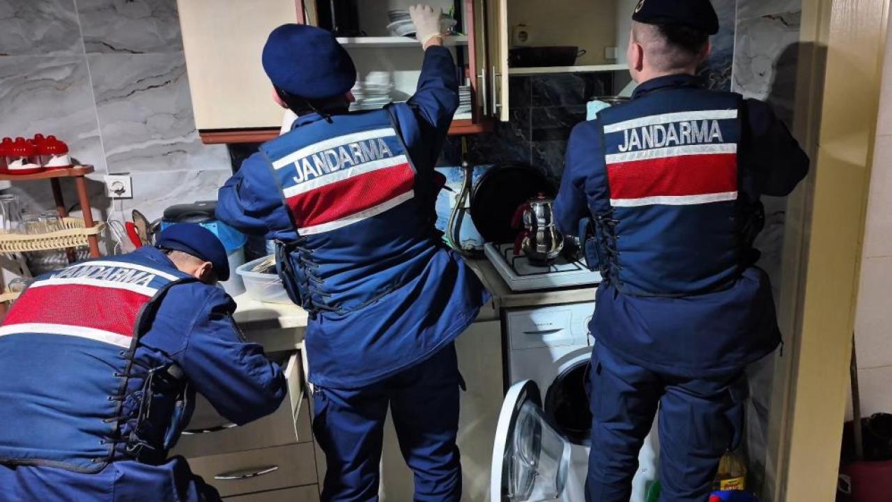 Jandarmadan Zehir Tacirlerine Darbe! Çanakkale’de 8 Kişi Cezaevine Gönderildi