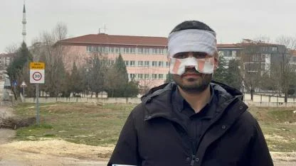 Rehber Öğretmenden Meslektaşına Sıcak Çaylı Saldırı!