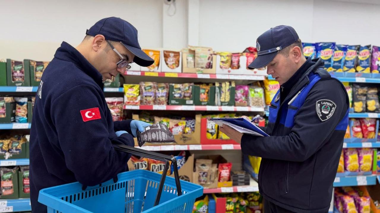 Lapseki'de marketlere sıkı denetim