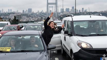Direksiyon Başında O Hareketi Yapan Yandı: Hapis Cezası ve Servet Değerinde Yaptırım Resmen Yasalaştı!