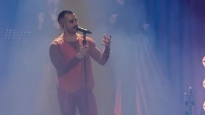 Aşk Şarkısı 17 Kez "Evet" Dedirtti: Gökhan Türkmen Konserinde Romantik Rekor