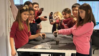 Bozcaadalı çocuklar sanatla, yetişkinler dansla buluşuyor