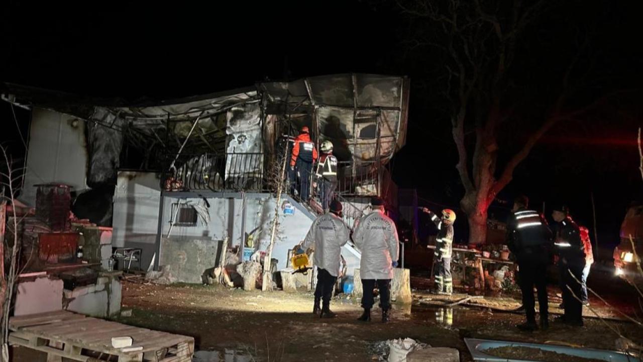 Alevler Prefabrik Evi Sardı: Yaşlı Çift Feci Şekilde Can Verdi!