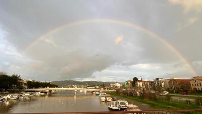 Çanakkale Boğazı üzerinde dev gökkuşağı büyüledi