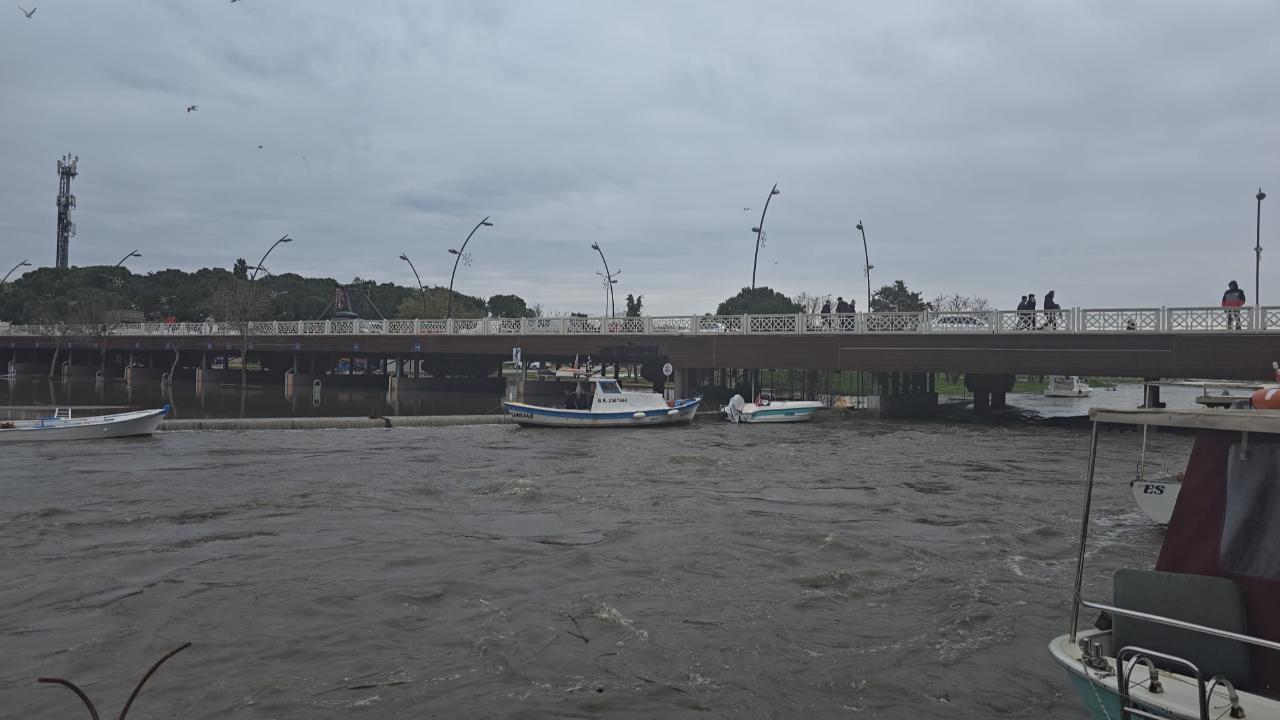 Sarıçay’da Taşkın Bilmecesi: Atikhisar Barajının Tahliye Vanaları Çalışmıyor mu ?