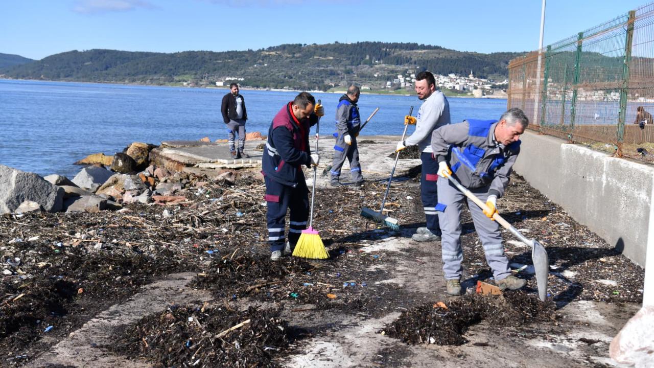 Çanakkale'de fırtınanın izleri siliniyor