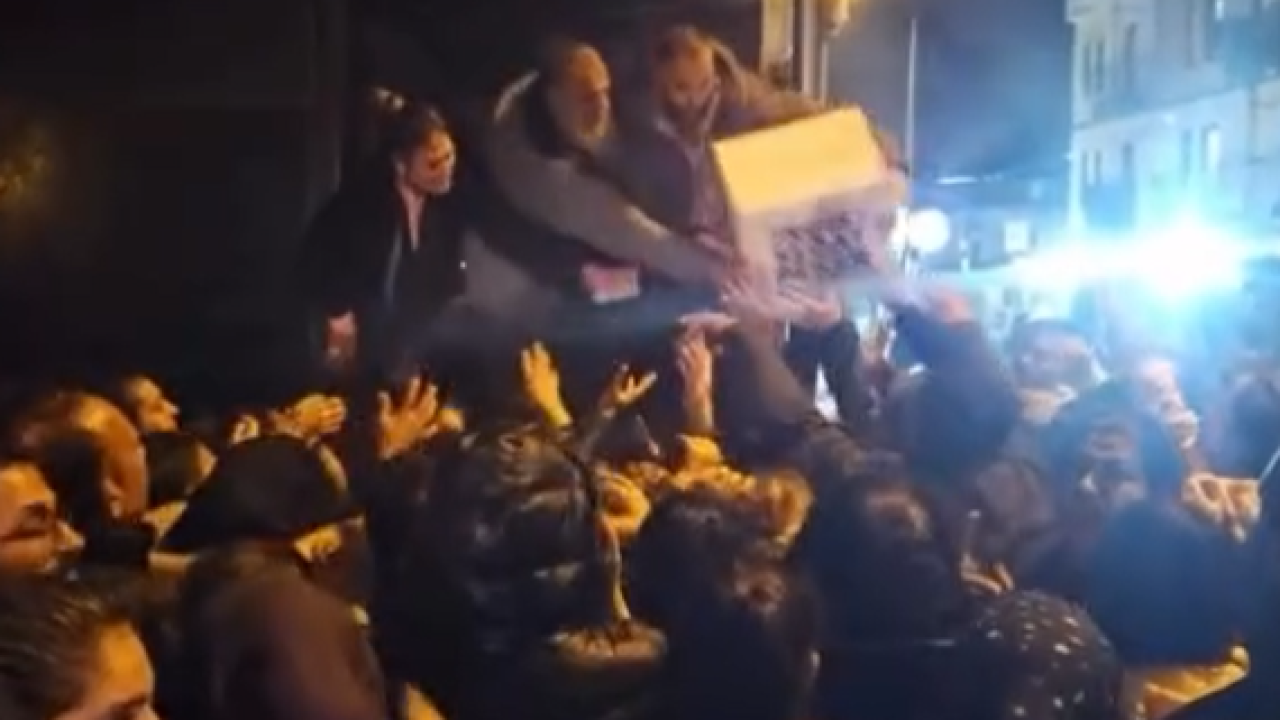 Sedat Peker’in Ramazan Kolileri Fevzipaşa Mahallesi'ne Ulaştı