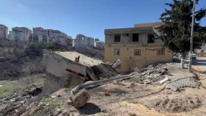 Faciadan Saniyelerle Kaçış: Heyelan Evleri Yuttu, Şehir Alarmda!