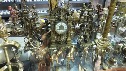 70’lerde Başlayan Merak Dev Bir Koleksiyona Dönüştü: 2 Bin 500 Dolarlık Antika Saat Görücüye Çıktı