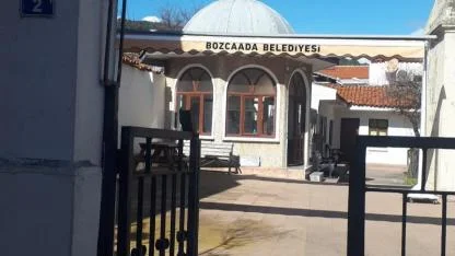 Alabey Camii'nde fırtınanın hasarları giderildi